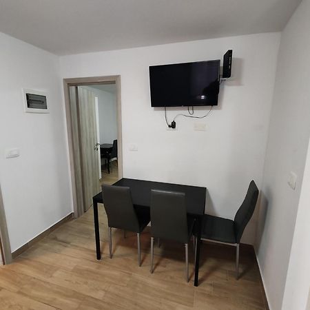 Apartments Lina Capodistria Esterno foto