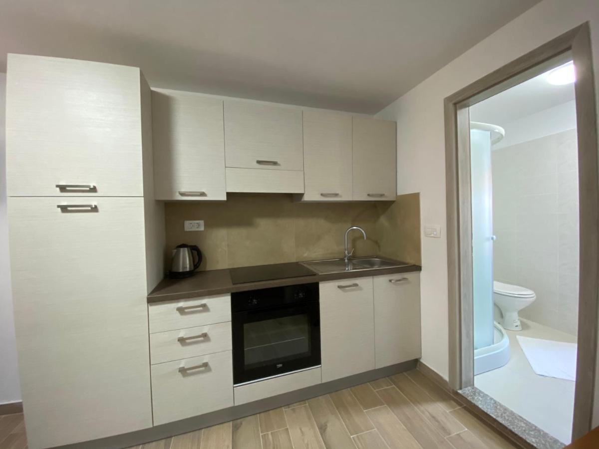 Apartments Lina Capodistria Esterno foto
