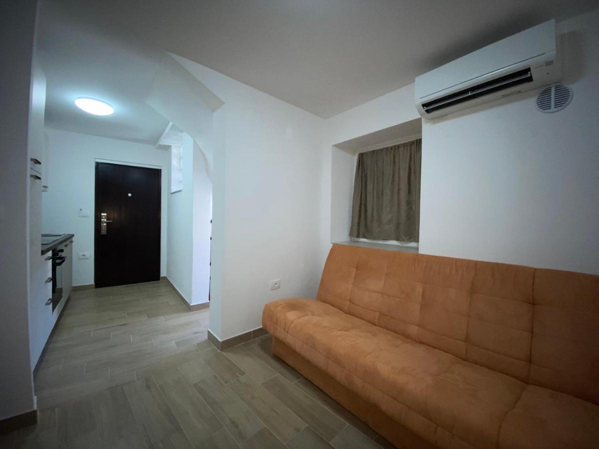 Apartments Lina Capodistria Esterno foto