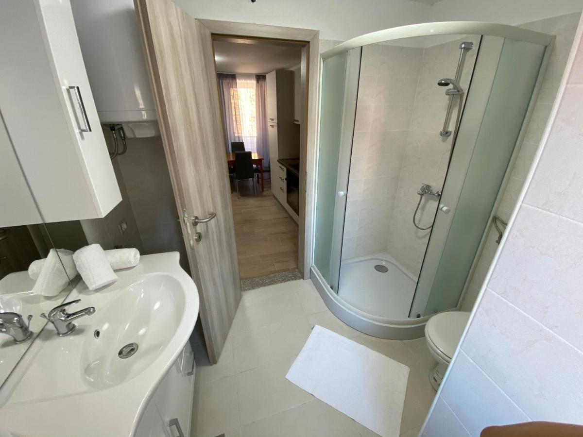 Apartments Lina Capodistria Esterno foto