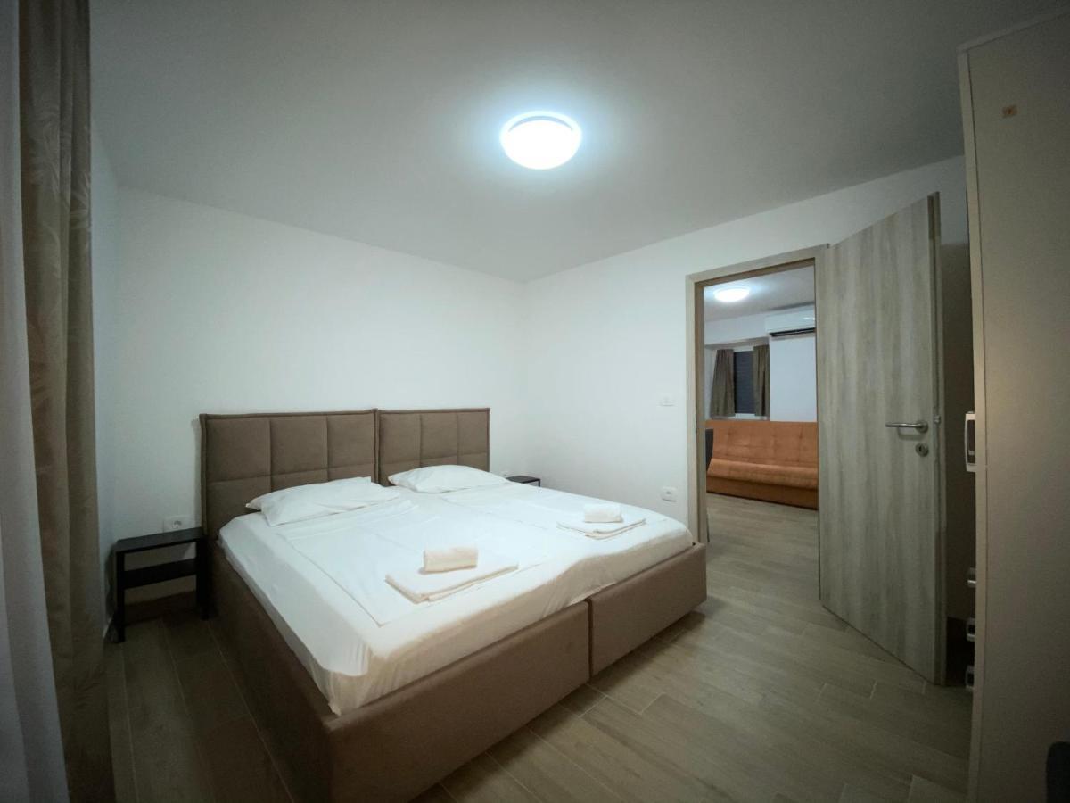 Apartments Lina Capodistria Esterno foto