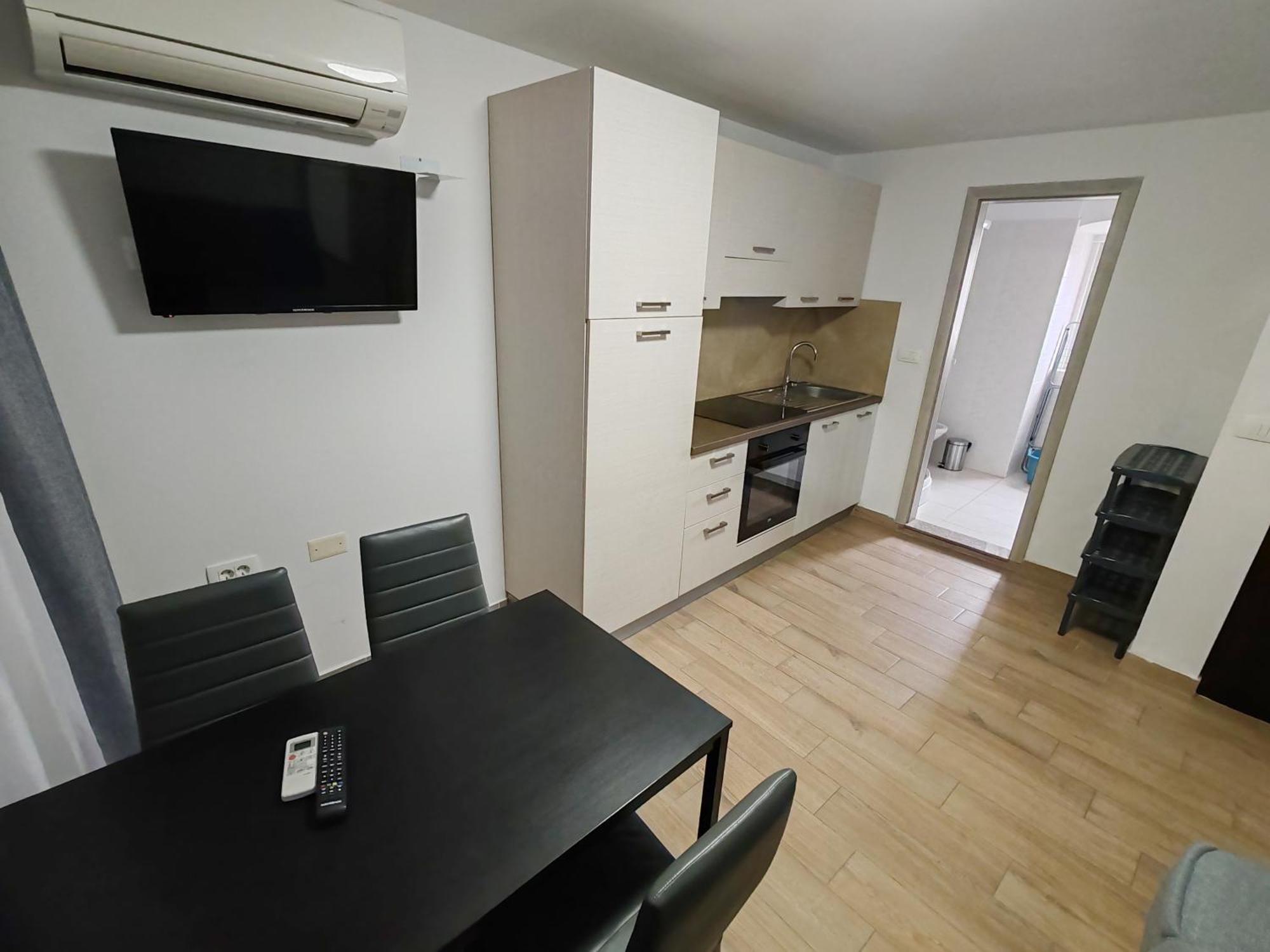 Apartments Lina Capodistria Esterno foto